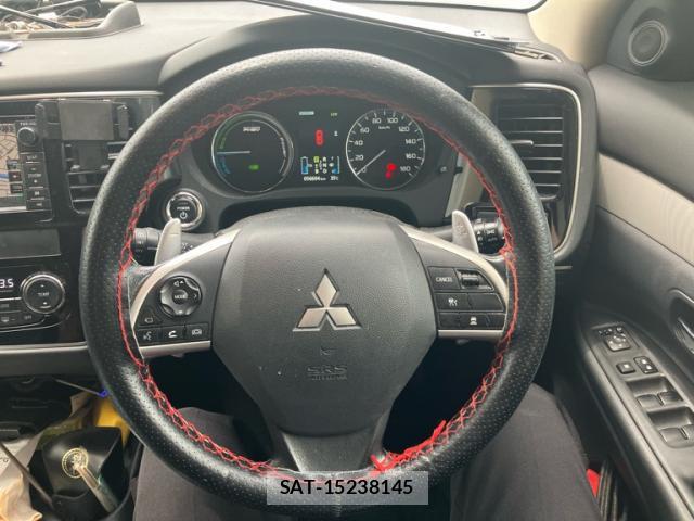 Mitsubishi OUTLANDER PHEV 2013-12 8279701-10