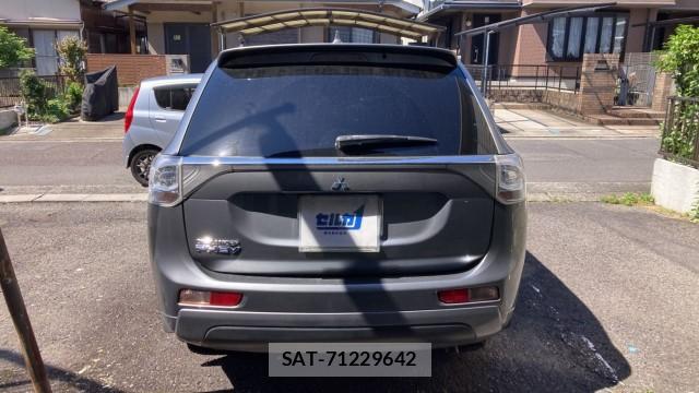 Mitsubishi OUTLANDER PHEV 2013-01 8280517-1