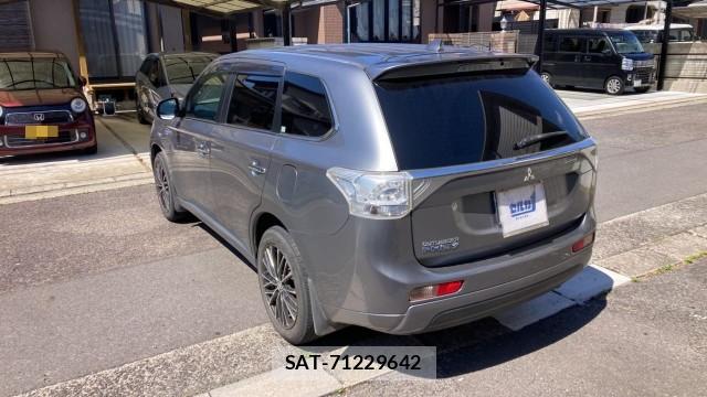 Mitsubishi OUTLANDER PHEV 2013-01 8280517-12