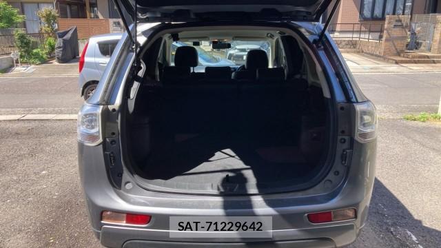 Mitsubishi OUTLANDER PHEV 2013-01 8280517-17