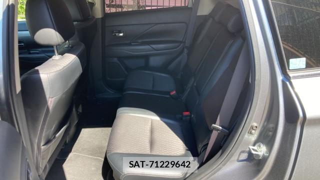 Mitsubishi OUTLANDER PHEV 2013-01 8280517-6