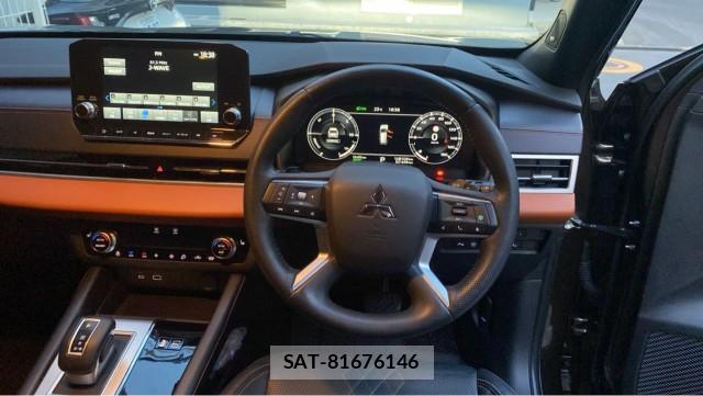 Mitsubishi OUTLANDER PHEV 2023-11 8280574-16