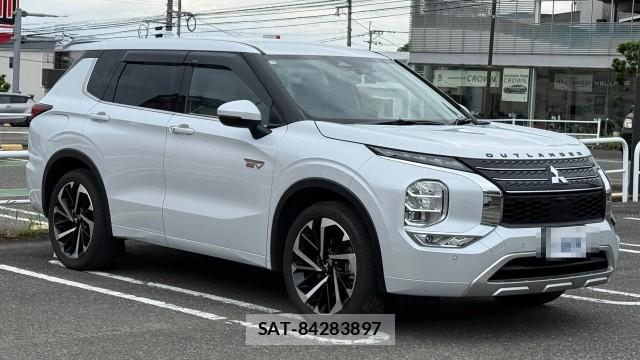 Mitsubishi OUTLANDER PHEV 2023-03 8281124-11