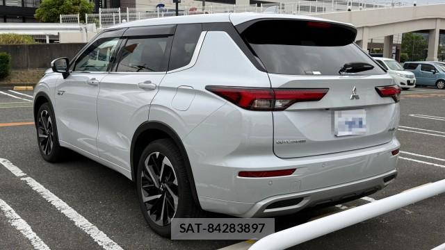 Mitsubishi OUTLANDER PHEV 2023-03 8281124-13