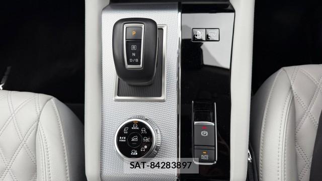 Mitsubishi OUTLANDER PHEV 2023-03 8281124-14
