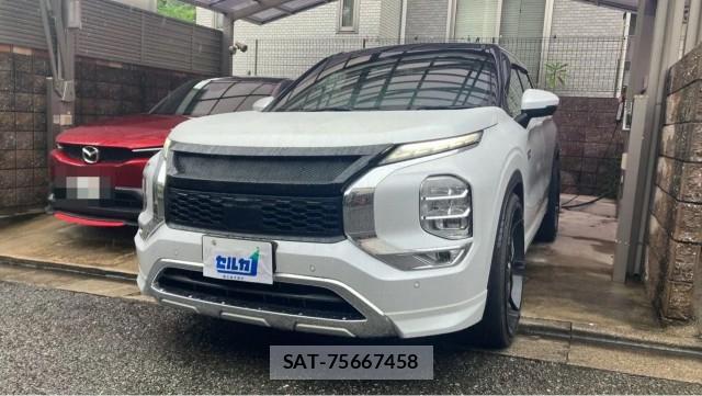 Mitsubishi OUTLANDER PHEV 2022-01 8281647-0