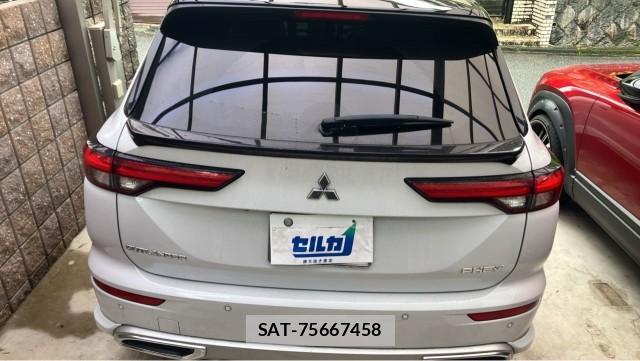 Mitsubishi OUTLANDER PHEV 2022-01 8281647-1