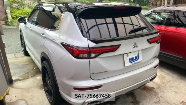Mitsubishi OUTLANDER PHEV 2022-01 8281647-13