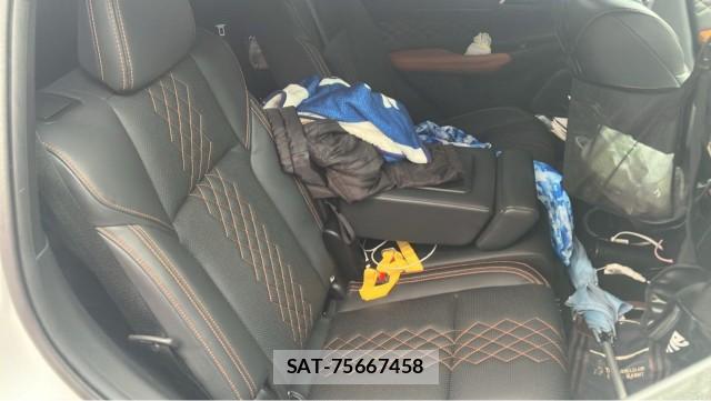 Mitsubishi OUTLANDER PHEV 2022-01 8281647-6