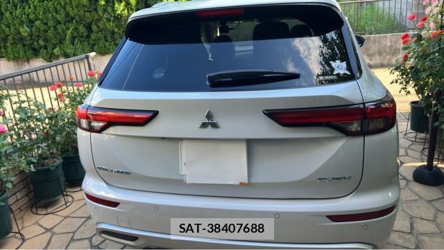 Mitsubishi OUTLANDER PHEV 2022-01 8281770-1