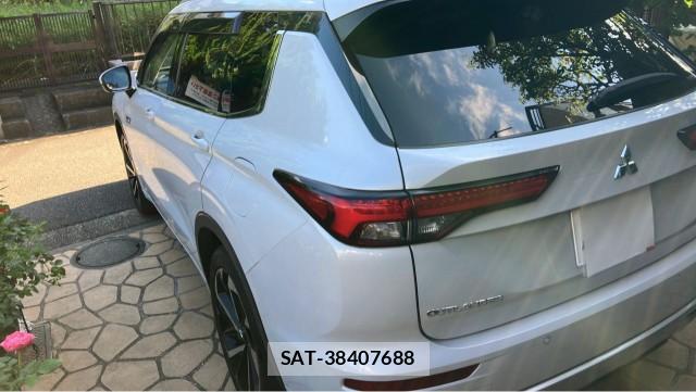 Mitsubishi OUTLANDER PHEV 2022-01 8281770-13