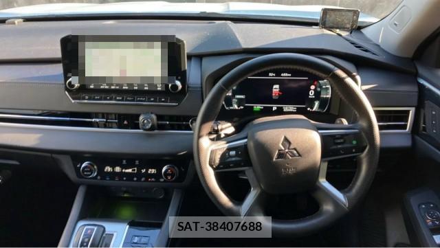 Mitsubishi OUTLANDER PHEV 2022-01 8281770-16