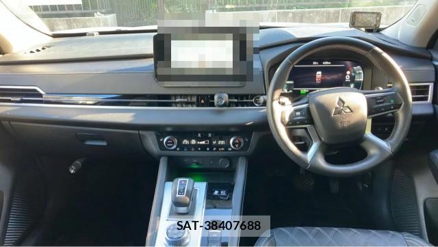 Mitsubishi OUTLANDER PHEV 2022-01 8281770-2