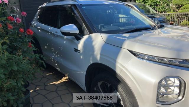 Mitsubishi OUTLANDER PHEV 2022-01 8281770-3