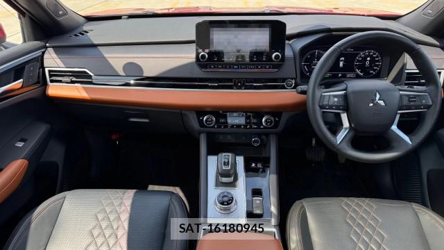Mitsubishi OUTLANDER PHEV 2022-09 8281932-2