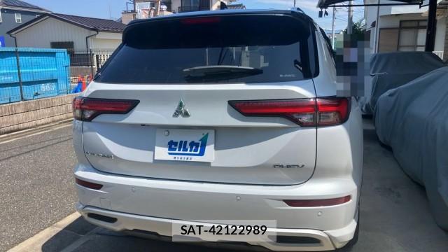 Mitsubishi OUTLANDER PHEV 2023-09 8282064-1