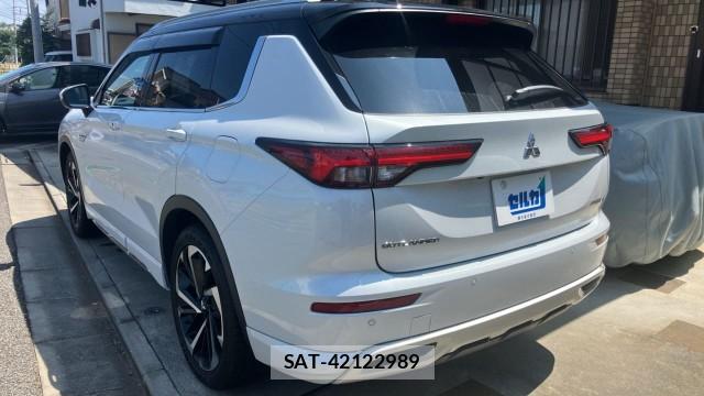 Mitsubishi OUTLANDER PHEV 2023-09 8282064-13