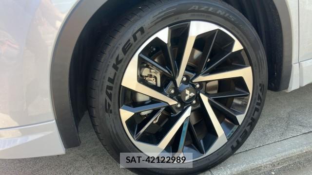 Mitsubishi OUTLANDER PHEV 2023-09 8282064-8
