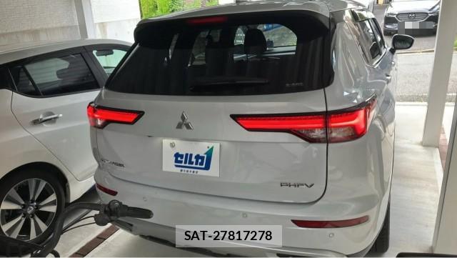 Mitsubishi OUTLANDER PHEV 2023-06 8282084-1
