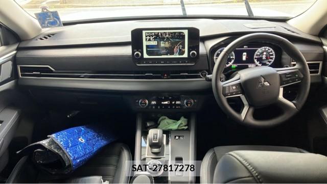 Mitsubishi OUTLANDER PHEV 2023-06 8282084-2
