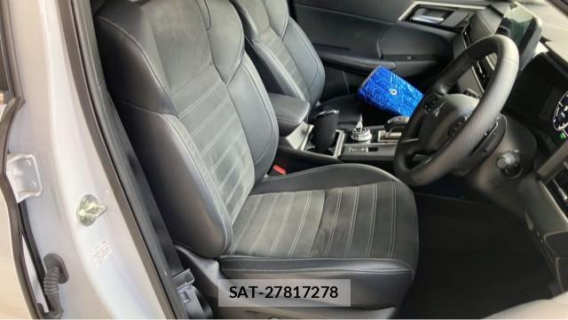 Mitsubishi OUTLANDER PHEV 2023-06 8282084-5