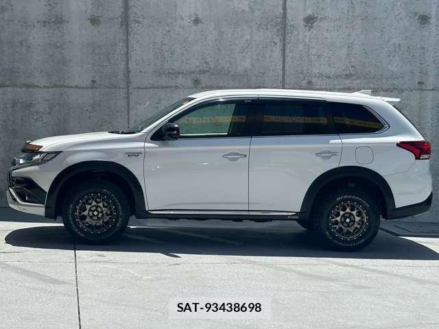 Mitsubishi OUTLANDER PHEV 2015-12 8284467-2