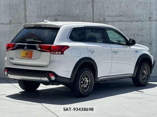 Mitsubishi OUTLANDER PHEV 2015-12 8284467-3