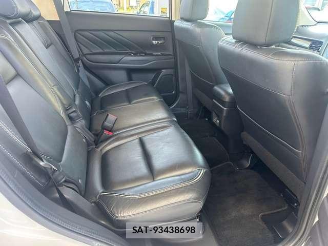 Mitsubishi OUTLANDER PHEV 2015-12 8284467-7