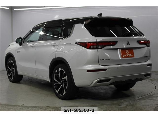 Mitsubishi OUTLANDER PHEV 2022-05 8285114-8