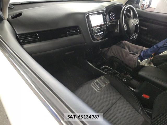 Mitsubishi OUTLANDER 2019-07 8278890-2