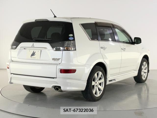 Mitsubishi OUTLANDER 2011-11 8284637-1