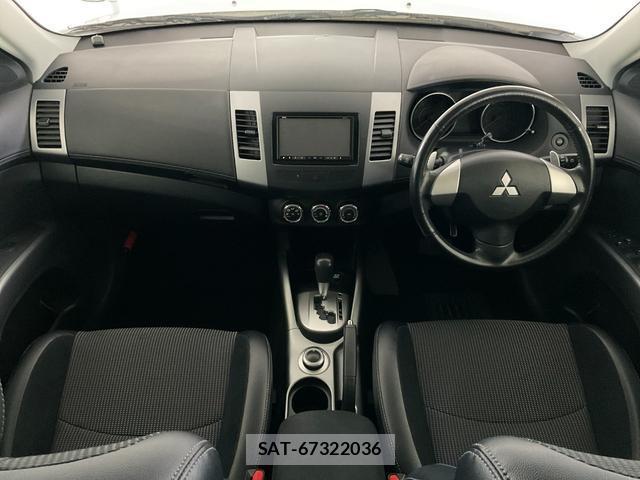 Mitsubishi OUTLANDER 2011-11 8284637-11