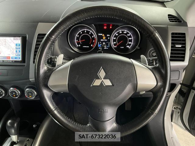 Mitsubishi OUTLANDER 2011-11 8284637-12