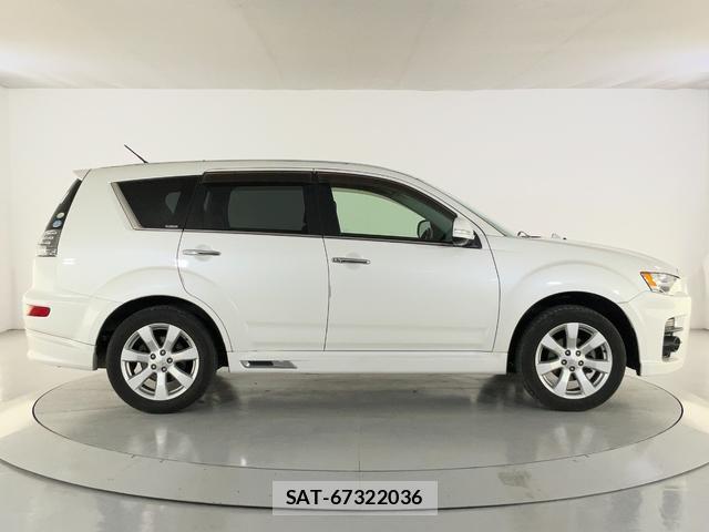 Mitsubishi OUTLANDER 2011-11 8284637-6