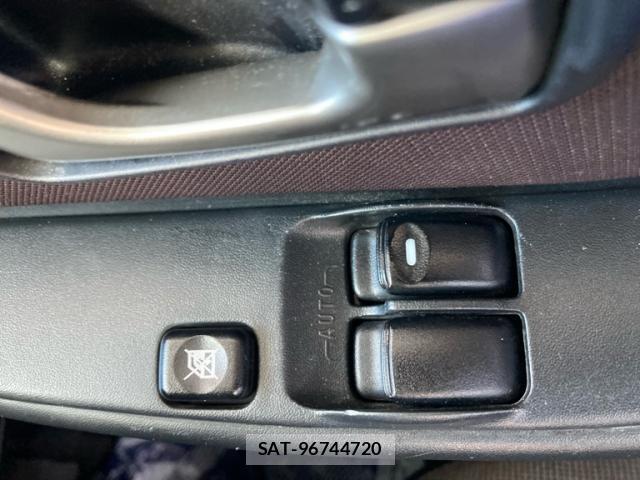 Mitsubishi PAJERO MINI 2010-10 8277491-11