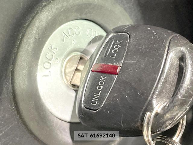 Mitsubishi PAJERO MINI 2011-01 8279375-6