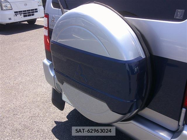 Mitsubishi PAJERO MINI 2010-07 8281215-11