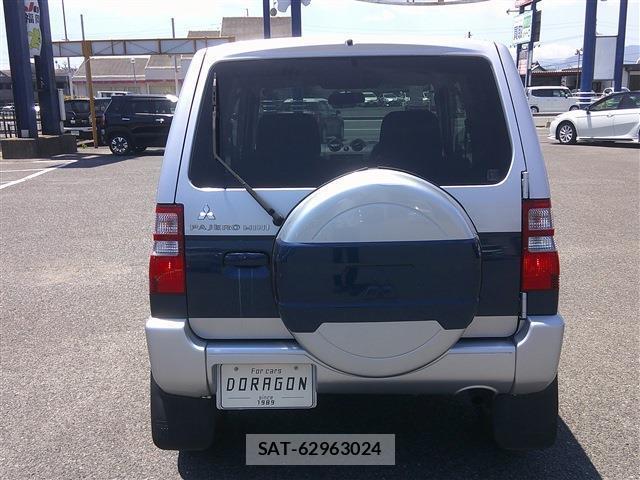 Mitsubishi PAJERO MINI 2010-07 8281215-6