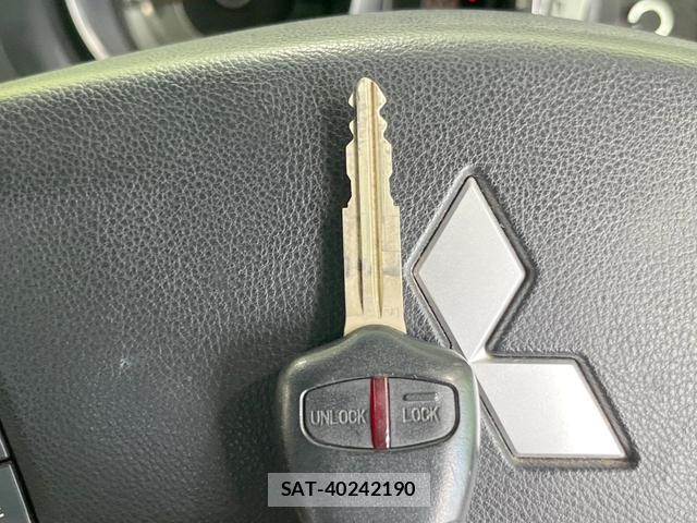 Mitsubishi PAJERO 2011-10 8279450-6