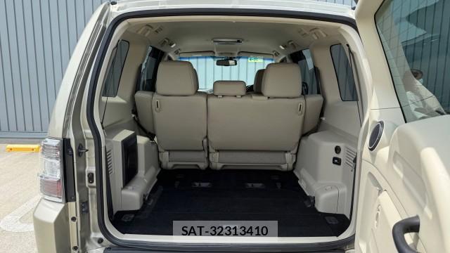 Mitsubishi PAJERO 2010-09 8282190-17