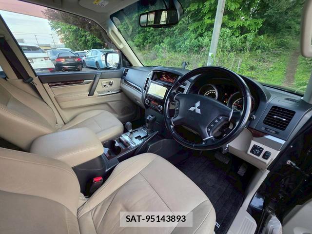 Mitsubishi PAJERO 2015-12 8284037-6