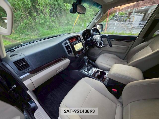 Mitsubishi PAJERO 2015-12 8284037-9
