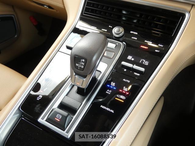 Porsche PANAMERA 2023-07 8279147-14