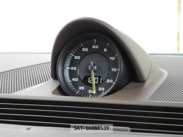 Porsche PANAMERA 2023-07 8279147-6