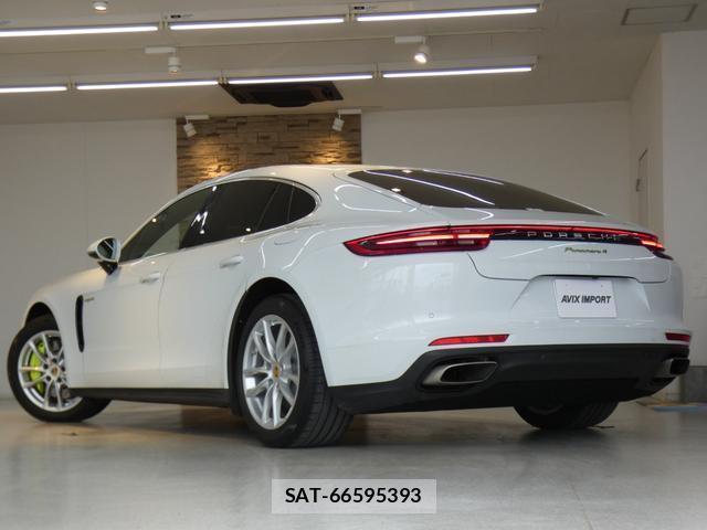 Porsche PANAMERA 2018-02 8280017-1