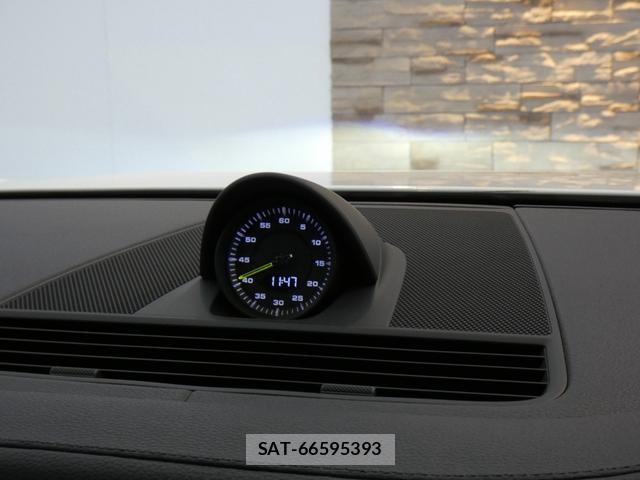 Porsche PANAMERA 2018-02 8280017-13