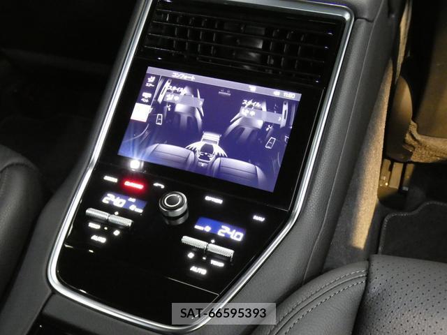 Porsche PANAMERA 2018-02 8280017-19