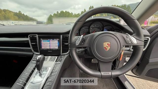 Porsche PANAMERA 2012-12 8280788-15