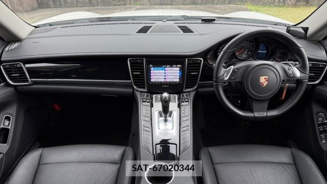 Porsche PANAMERA 2012-12 8280788-2