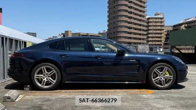Porsche PANAMERA 2020-06 8281926-3